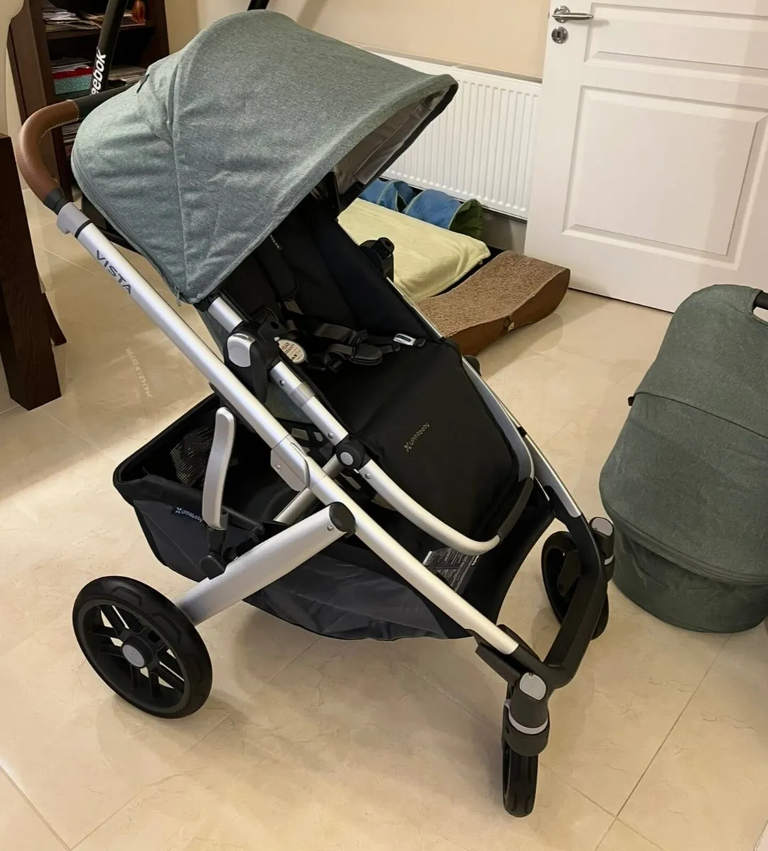 Uppababy vista V2  buggy set and car seat - Image 4