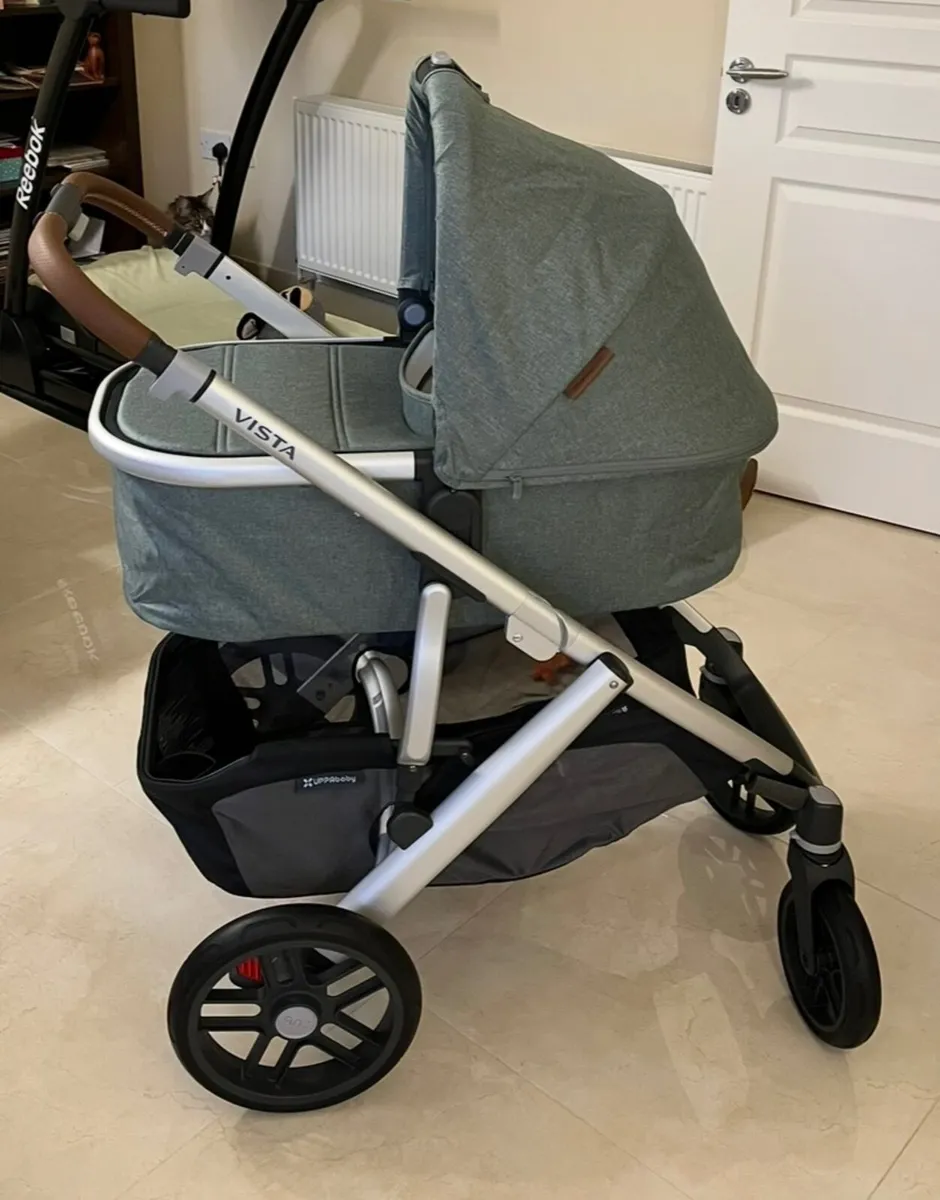 Uppababy vista V2  buggy set and car seat - Image 2