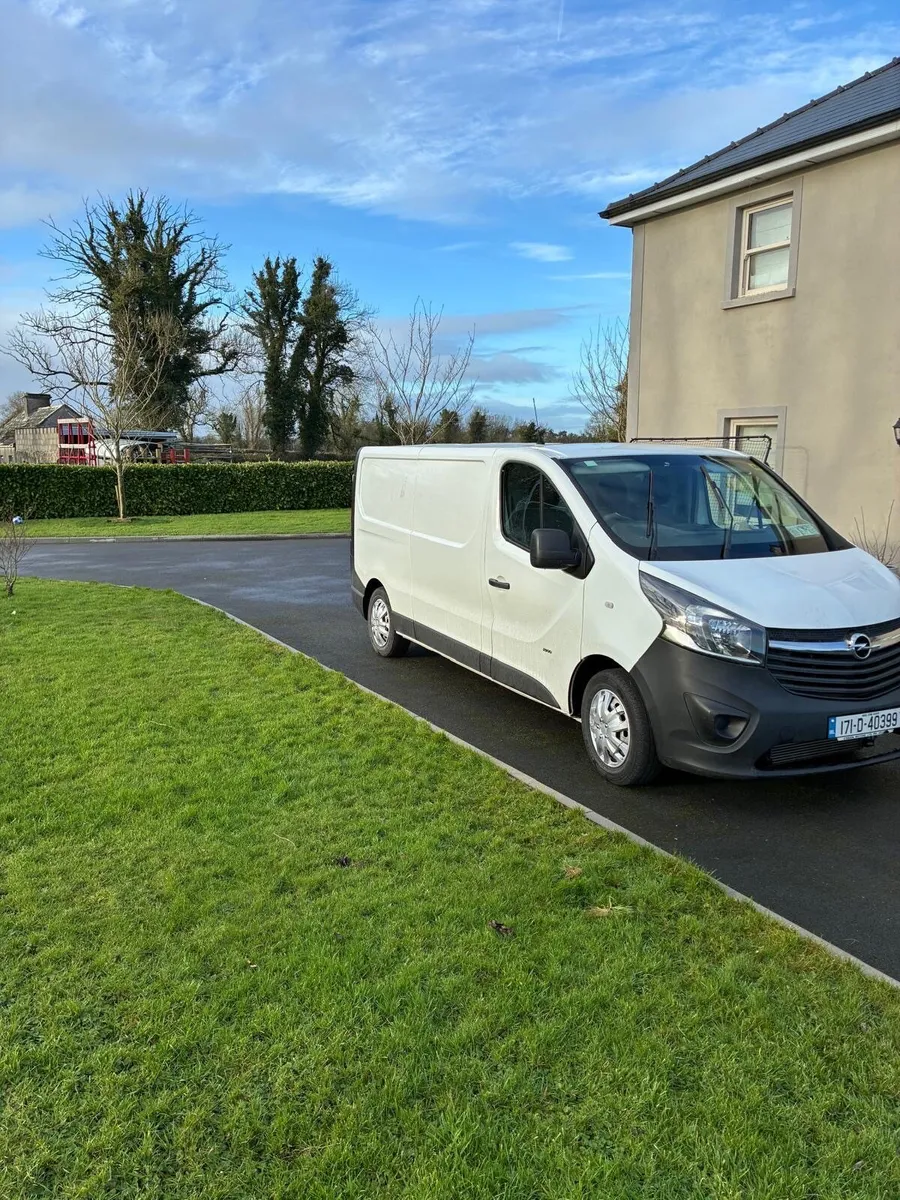 Opel Vivaro 2017 - Image 1