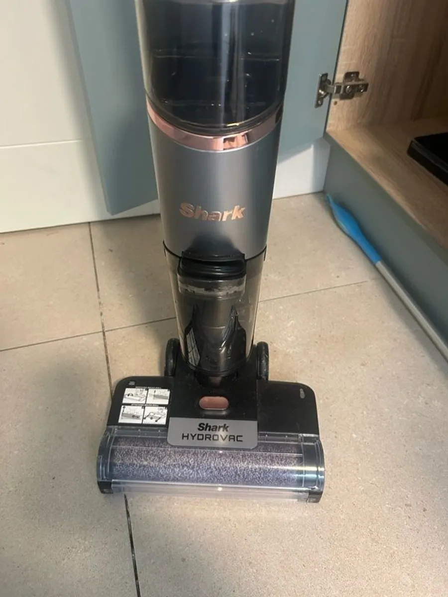 Shark HydroVac 500ml Cordless Hard Floor Vacuum Cleaner - Image 4