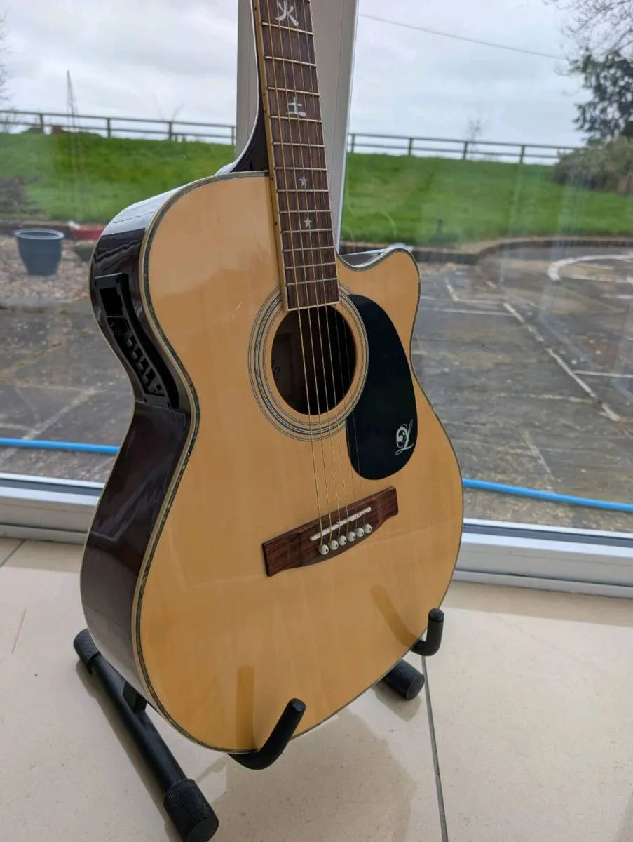 Lindo Electro Acoustic Guitar - Image 4