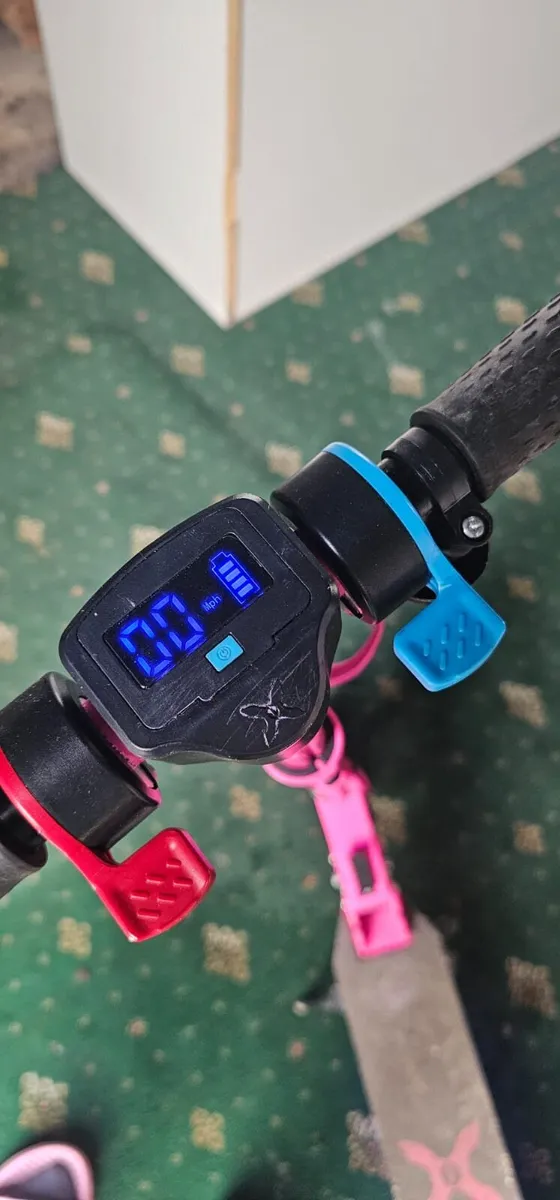 Electric kids scooter - Image 4