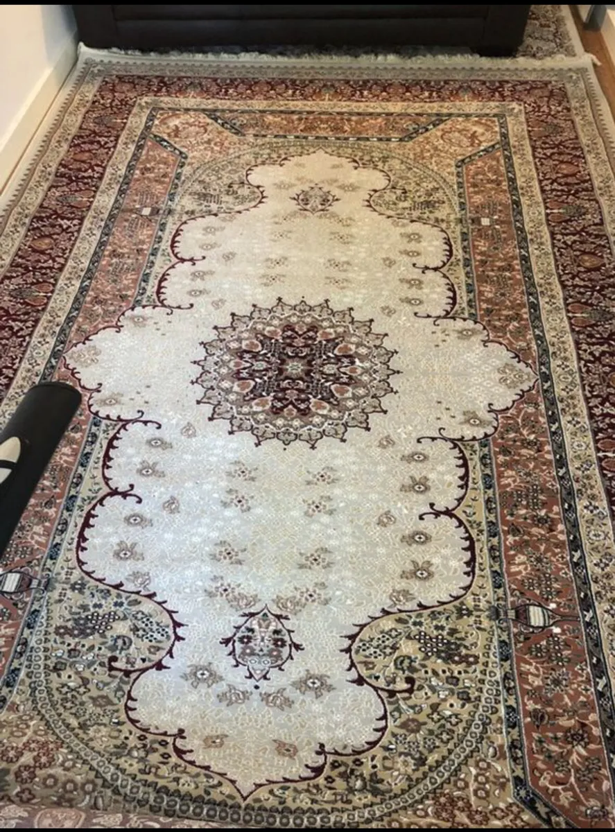 Carpet/rug - Image 1
