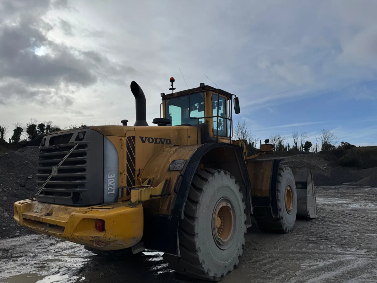 2007 VOLVO L220E LOADING SHOVEL - Image 2