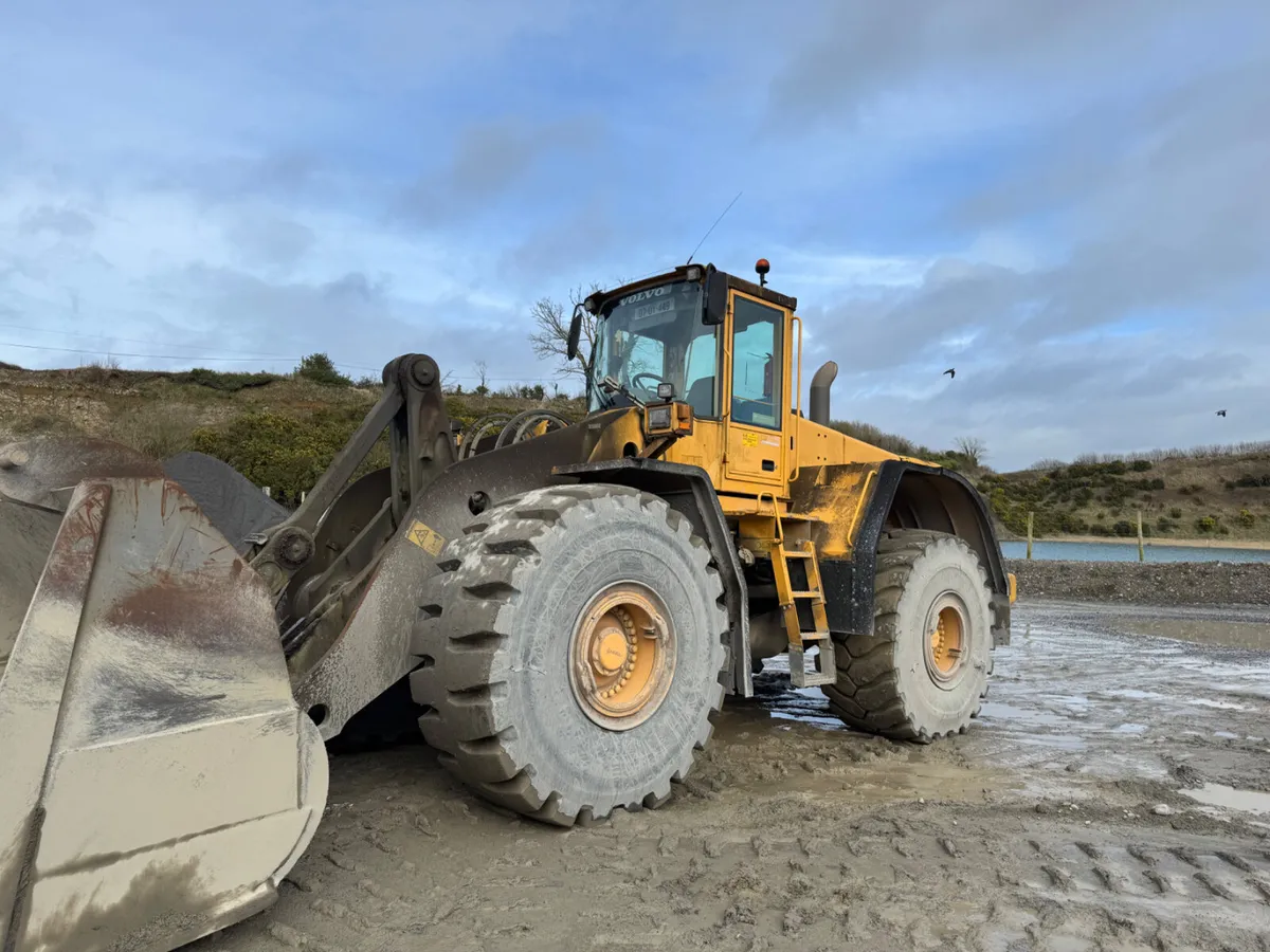 2007 VOLVO L220E LOADING SHOVEL - Image 1