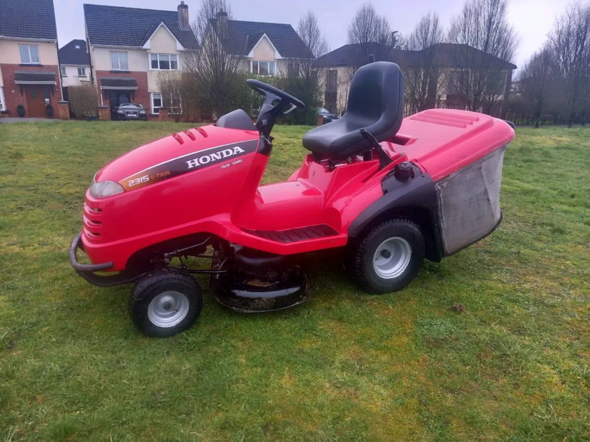 Honda ride on lawnmower - Image 3