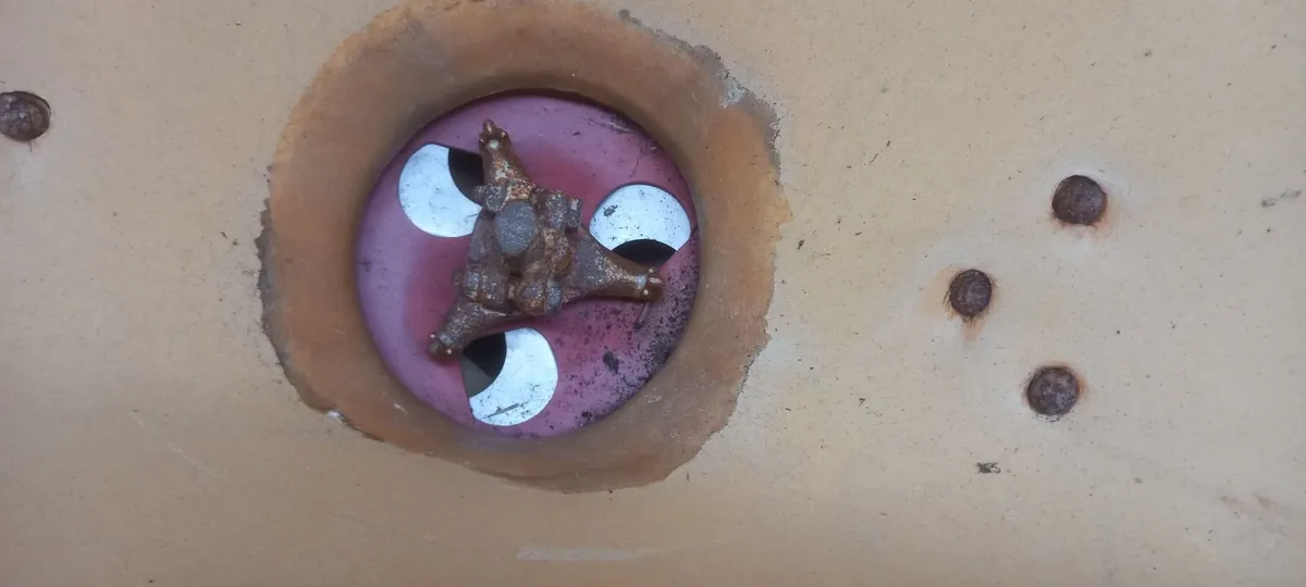 Vicon Fertilizer Spreader - Image 3