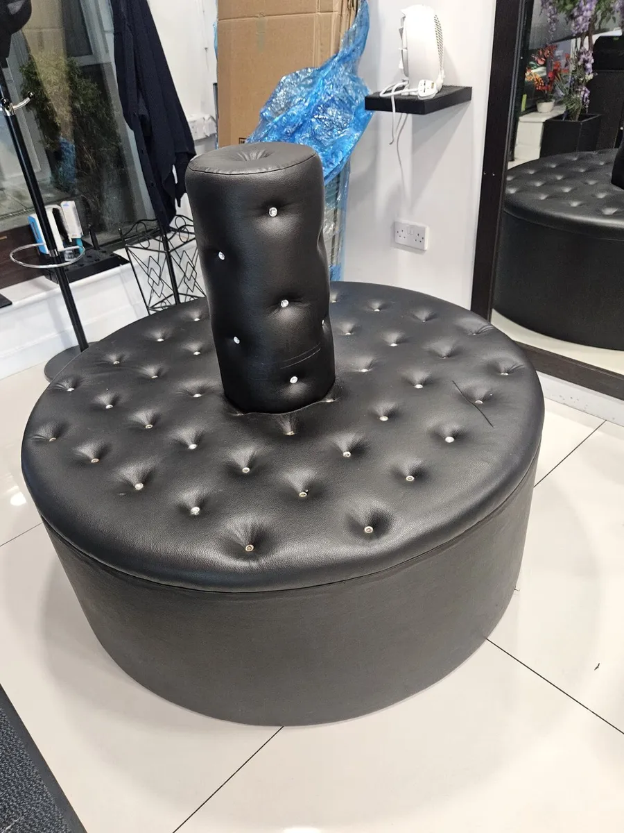 Waiting Couch, Hairdressing Furniture - Image 2