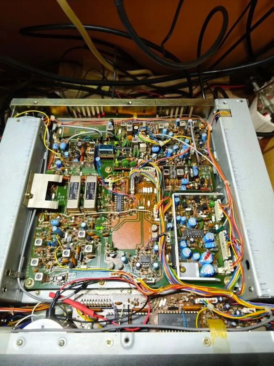 Icom IC- R71 (E) HF General Coverage Receiver - Image 4