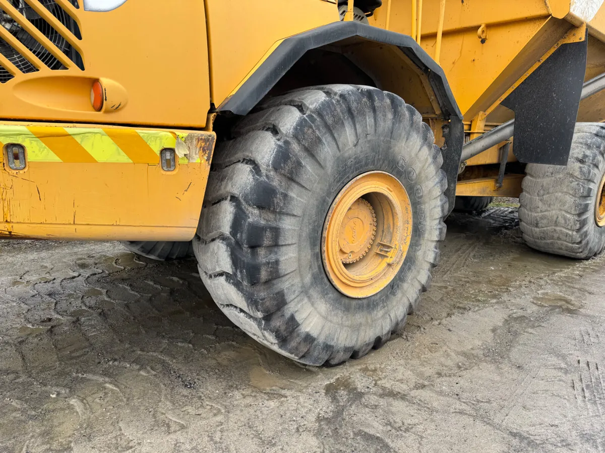 2007 VOLVO A40D DUMP TRUCK - Image 4