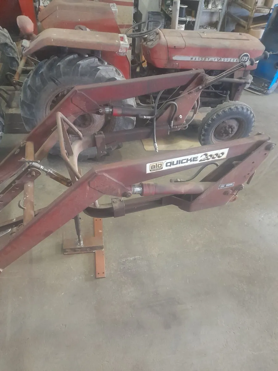 Loader and weight block. - Image 2