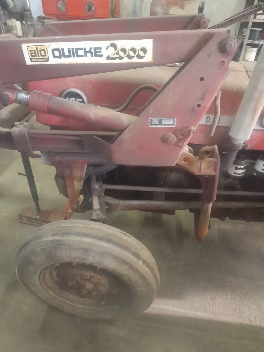 Loader and weight block. - Image 4