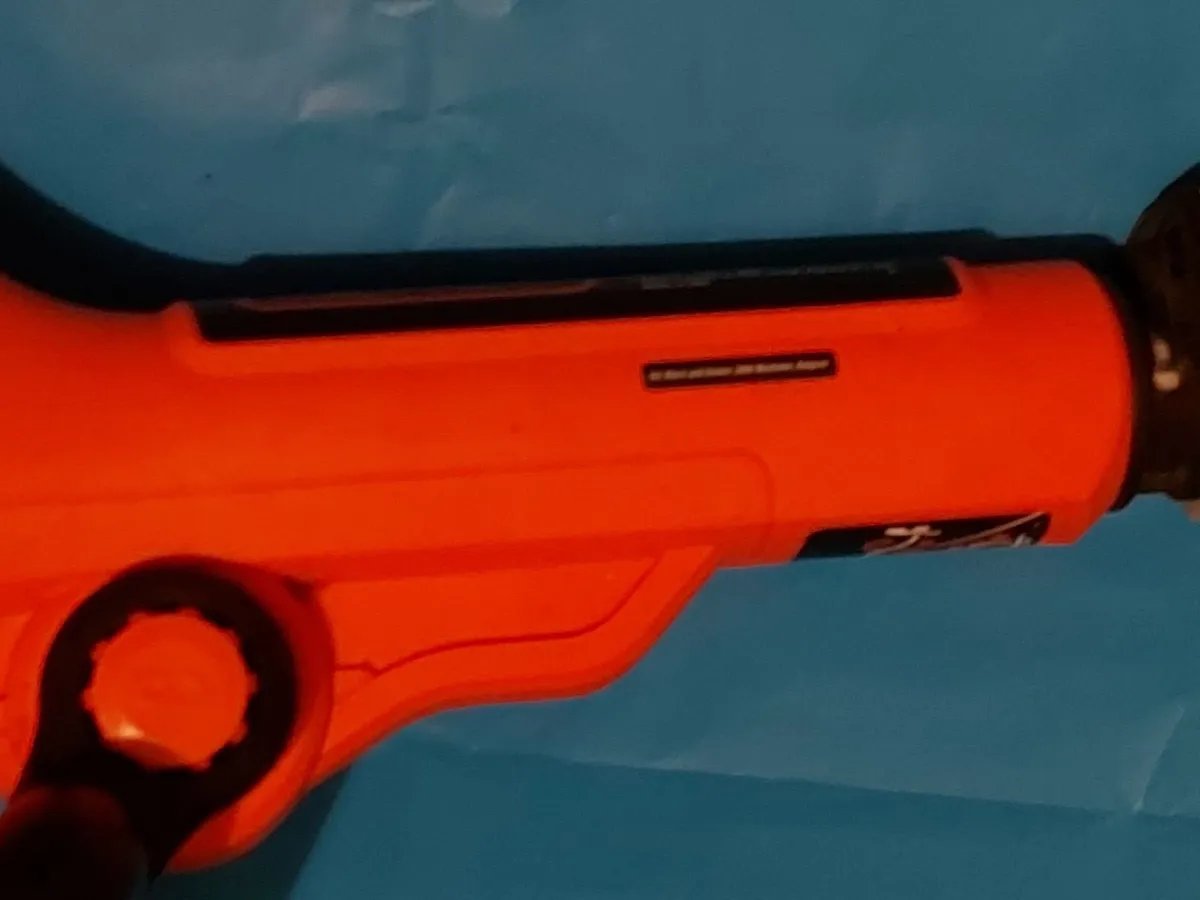 Black+Decker 33 cm 700W Grass Trimmer Strimmer - Image 3