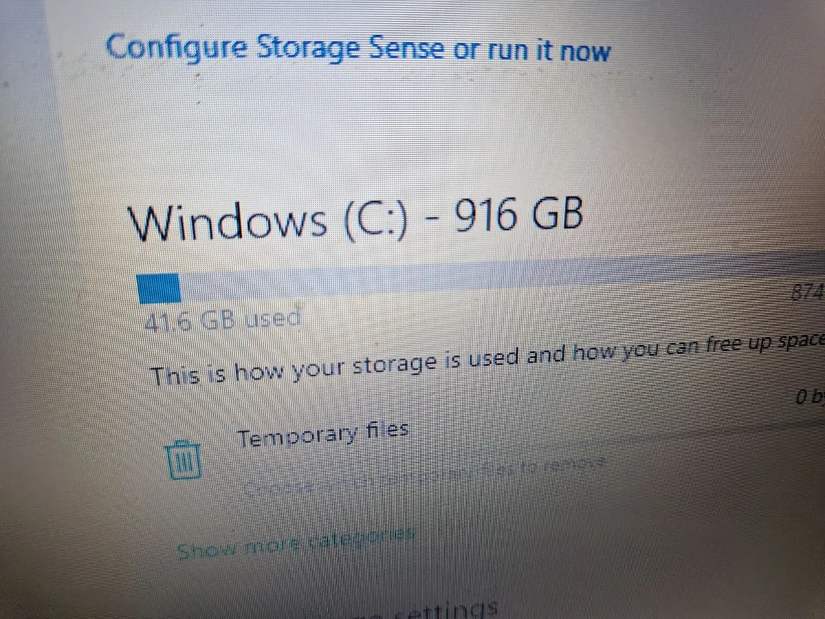 HP Laptop, AMD A6-7310 APU 2.0GHZ, 4GB, 1 TB, RED - Image 3