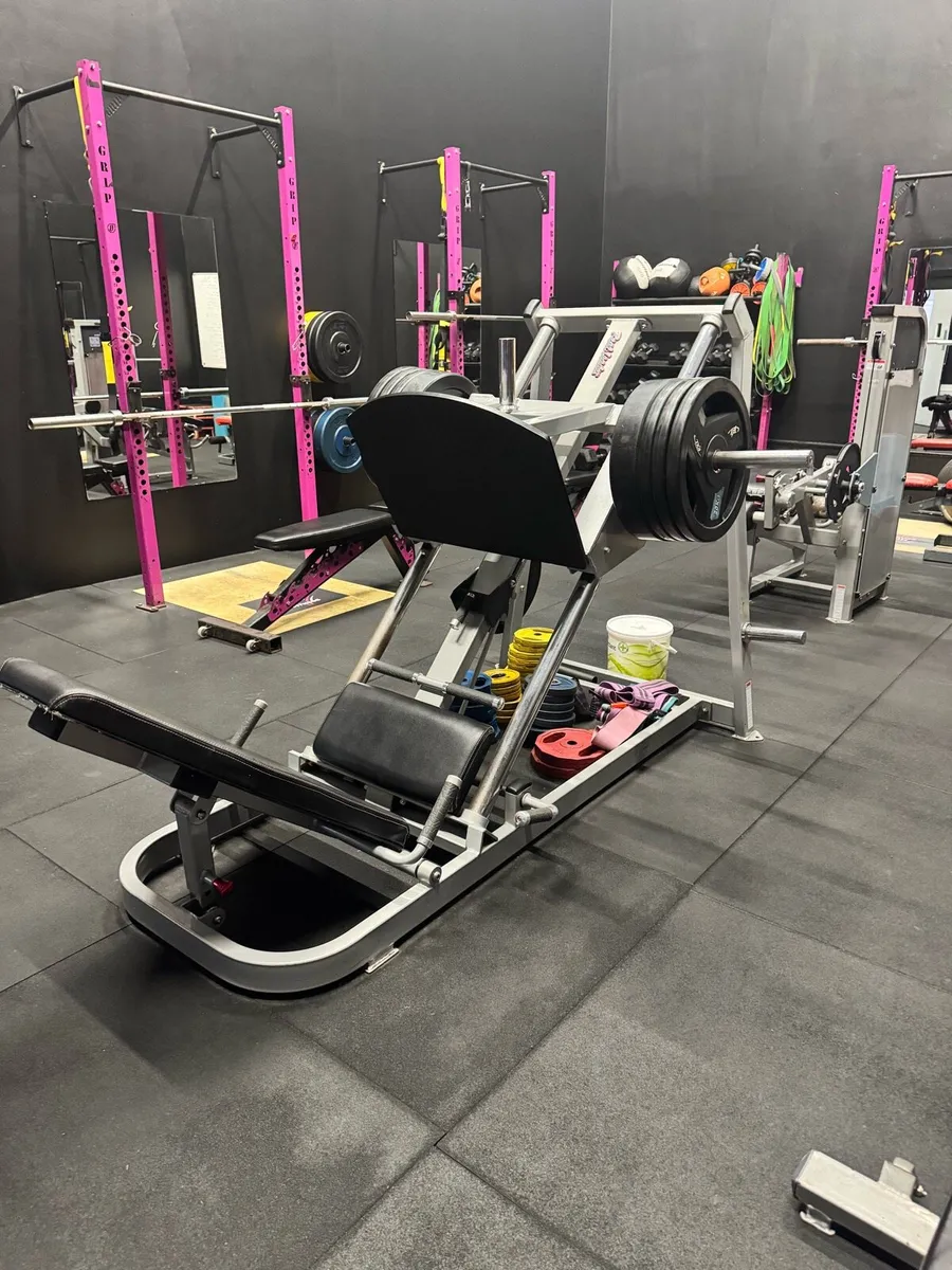 Leg press machine - Image 1