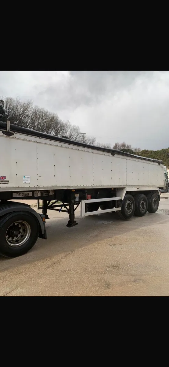Weightlifter Tipping Trailer - Image 1