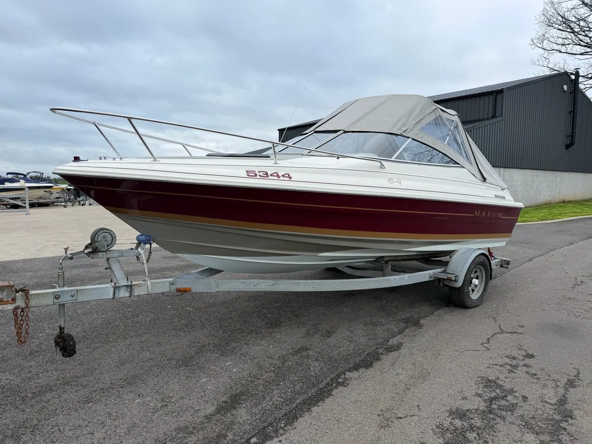 Immaculate Maxum sports boat, 4.3 V6 Inboard - Image 1