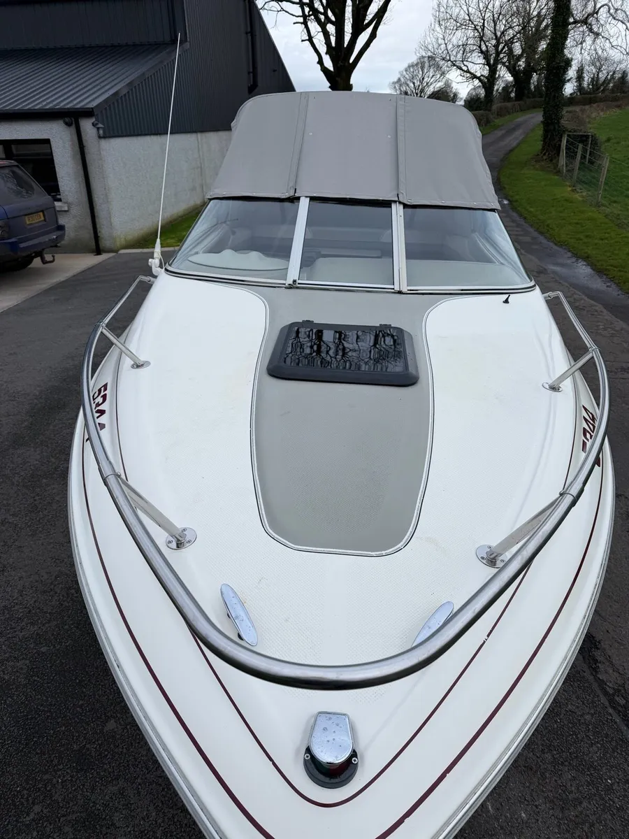 Immaculate Maxum sports boat, 4.3 V6 Inboard - Image 3