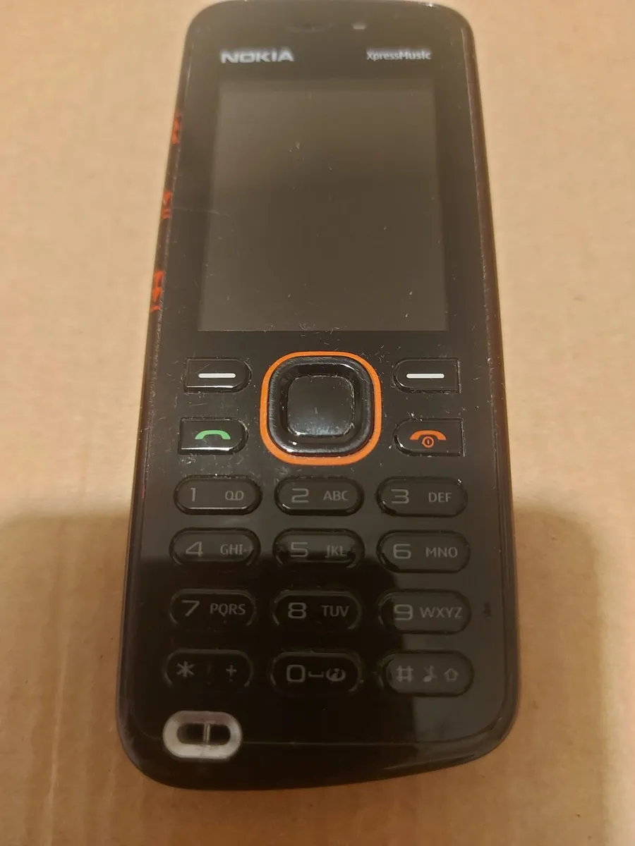 Nokia Express Music Model 5220 mobile phone - Image 3