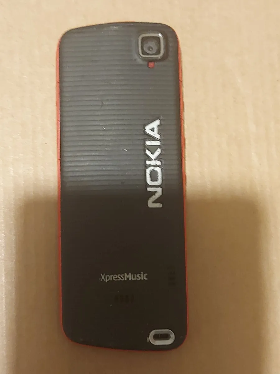 Nokia Express Music Model 5220 mobile phone - Image 4