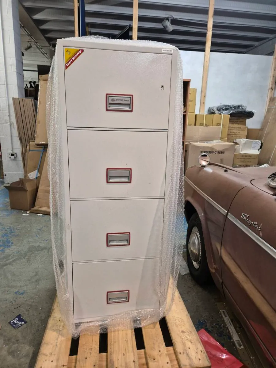 Fireproof cabinet - Image 1