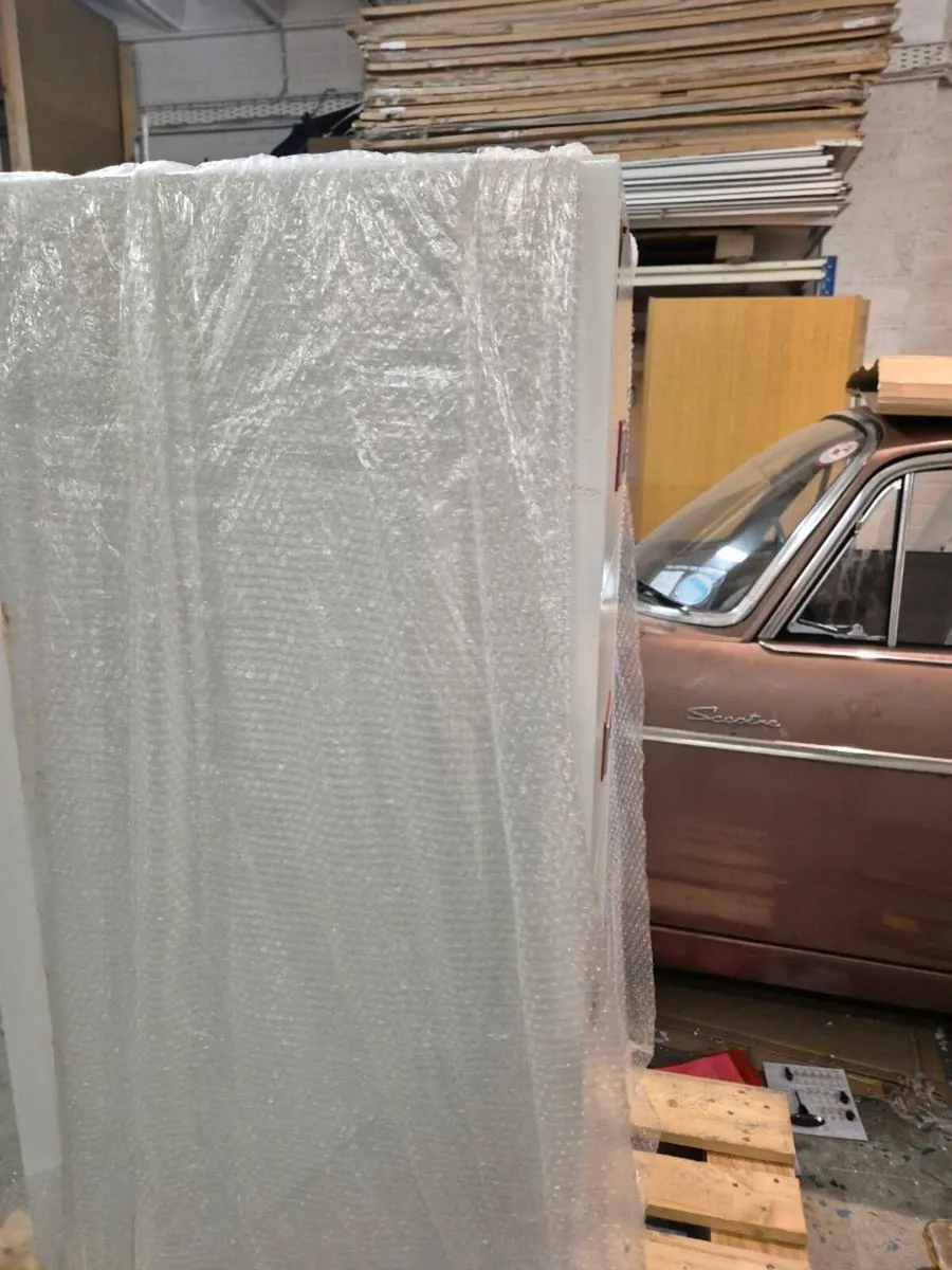 Fireproof cabinet - Image 2