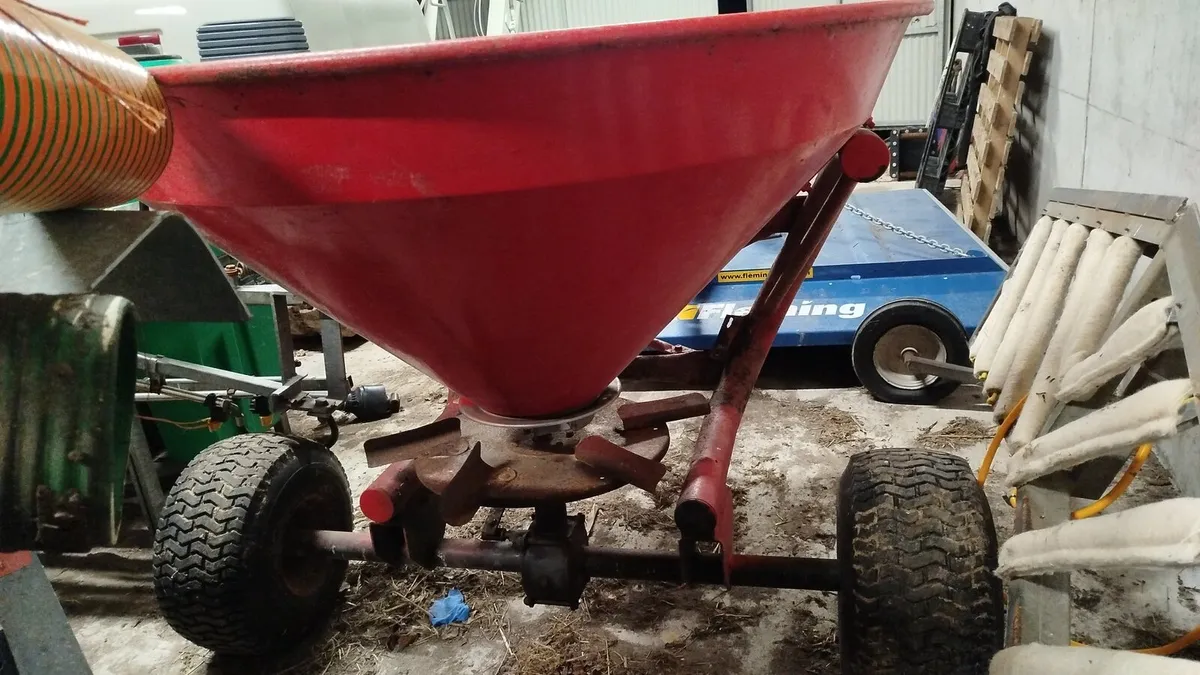Quad Fertiliser Spreader - Image 1