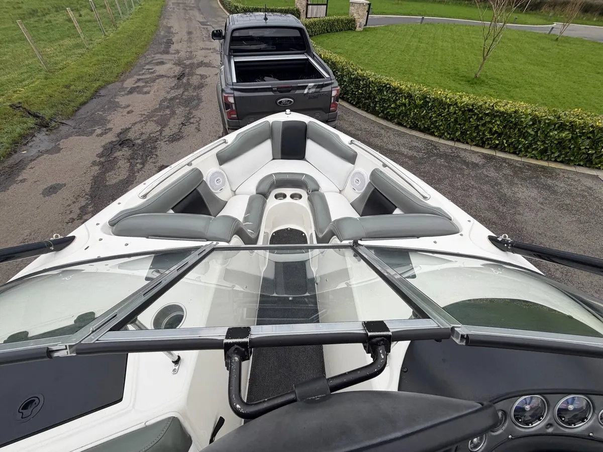 Tige Ski boat in great condition - Image 4