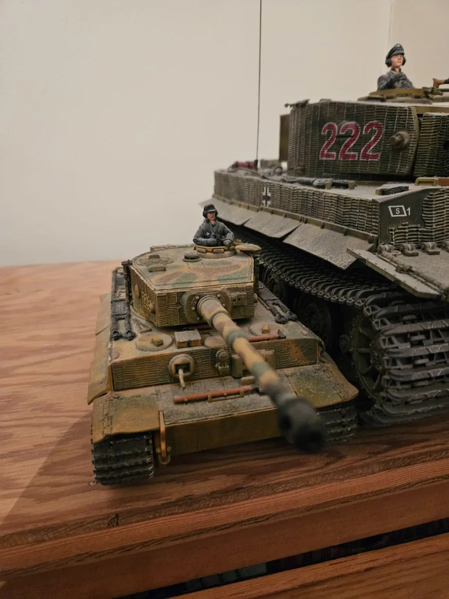 Corgi Forces of Valor German WW2 Tiger 1 1:16 - Image 3