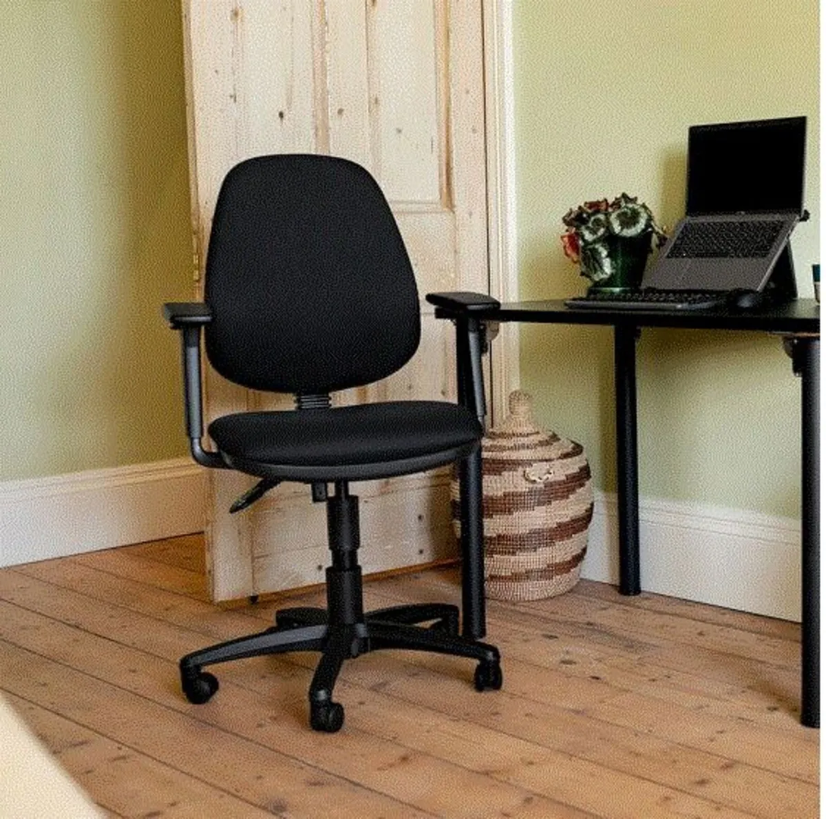 Posturite Ergonomic Desk Chair + free items - Image 1