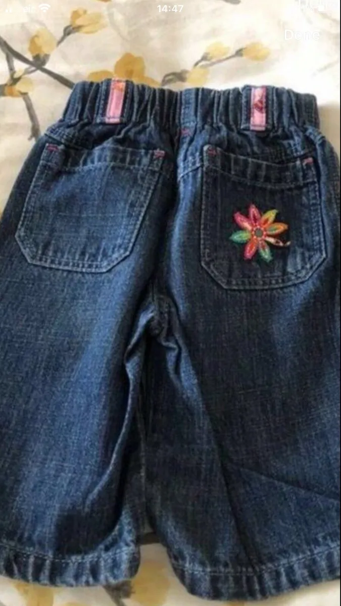 Girls jeans 0/3 mths €3 - Image 2