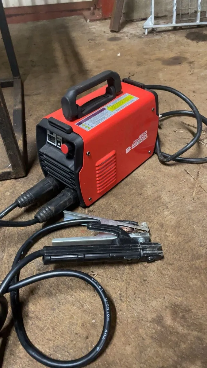 Stick welder and steel chop saw - Image 1
