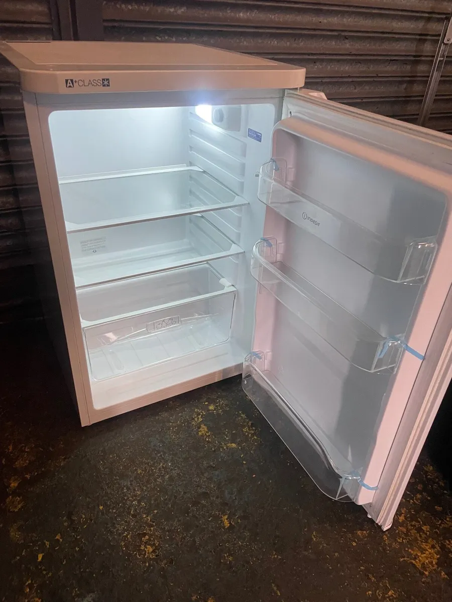 Under counter fridge - Image 2