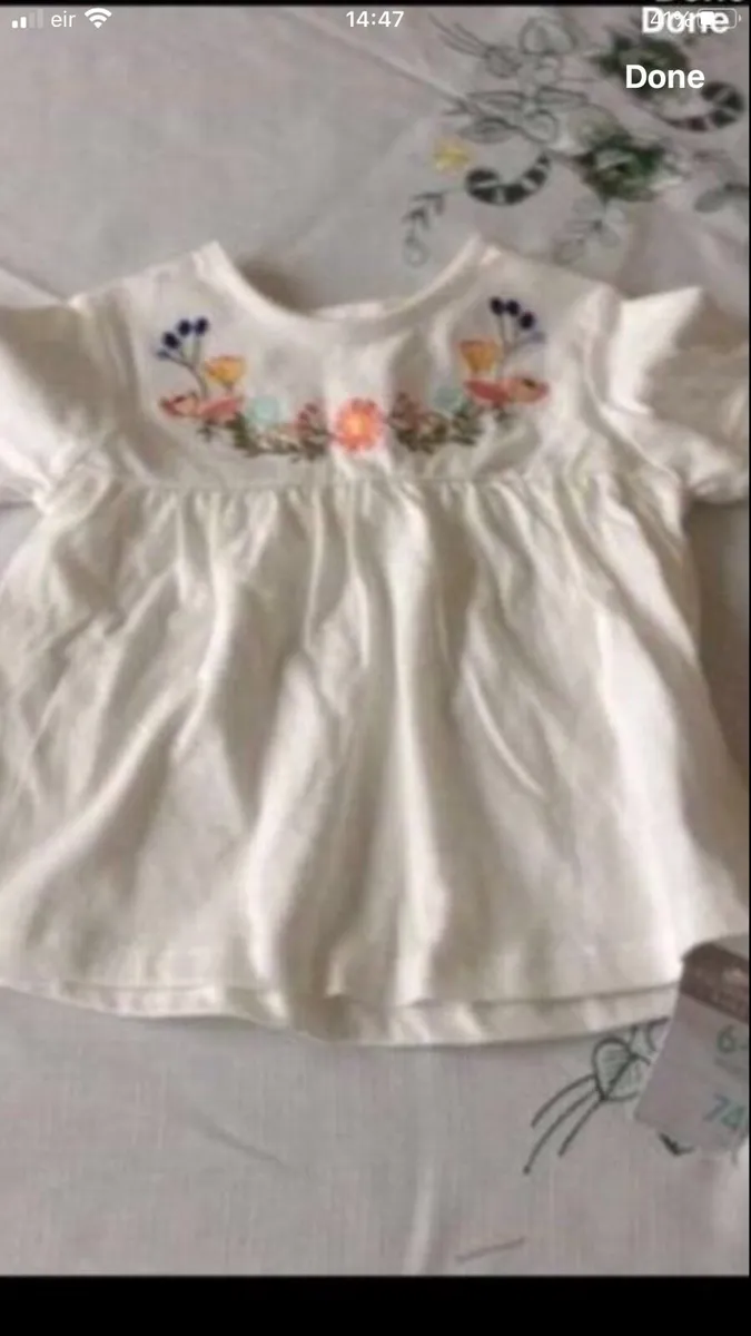 Girls BNWT teeshirt 6/12 mths €3 - Image 2