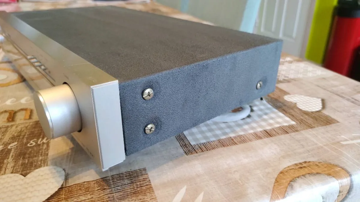 Sony Stereo Tuner - Image 4