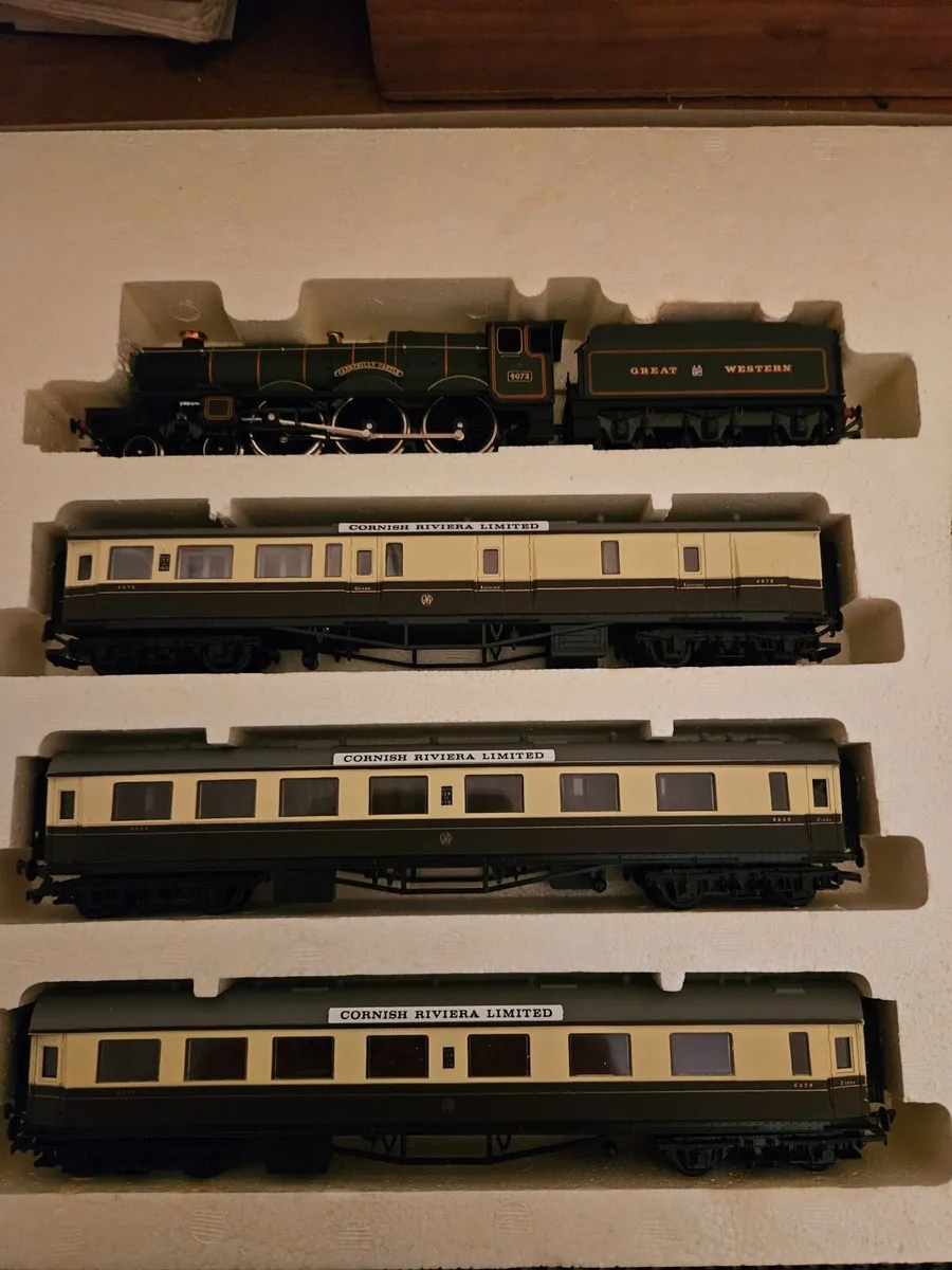 Hornby Airfix OO Gauge Train Set - Image 4