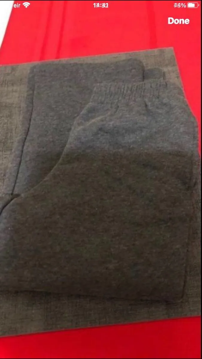 Boys bottoms 4/5 €3 - Image 2