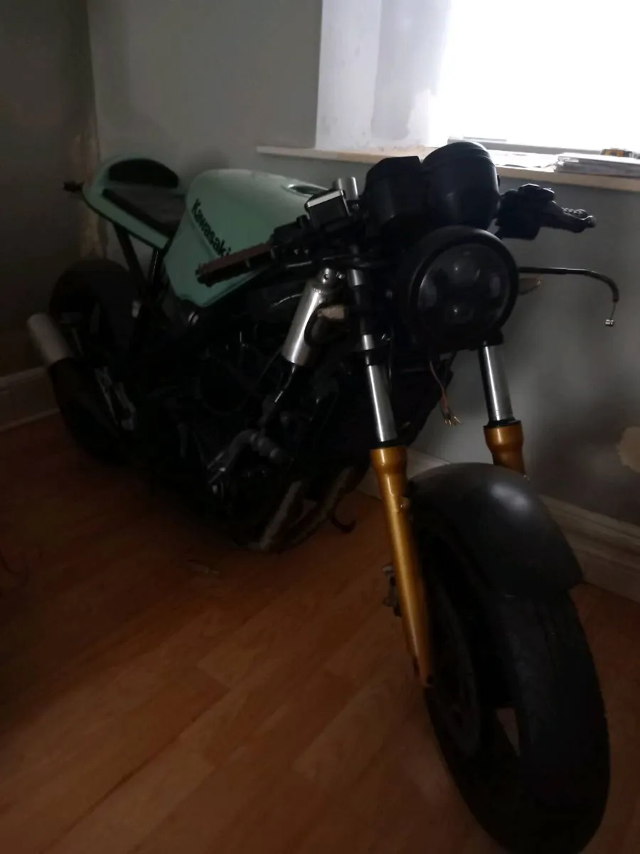 Kawasaki cafe racer project - Image 2