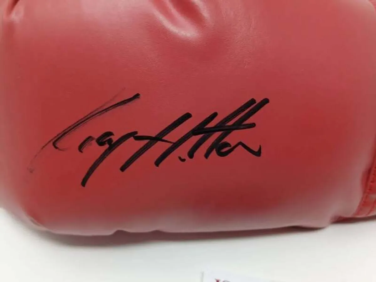 Ricky Hatton Signed Boxing Glove & Photo (JSA Certified) - Image 4