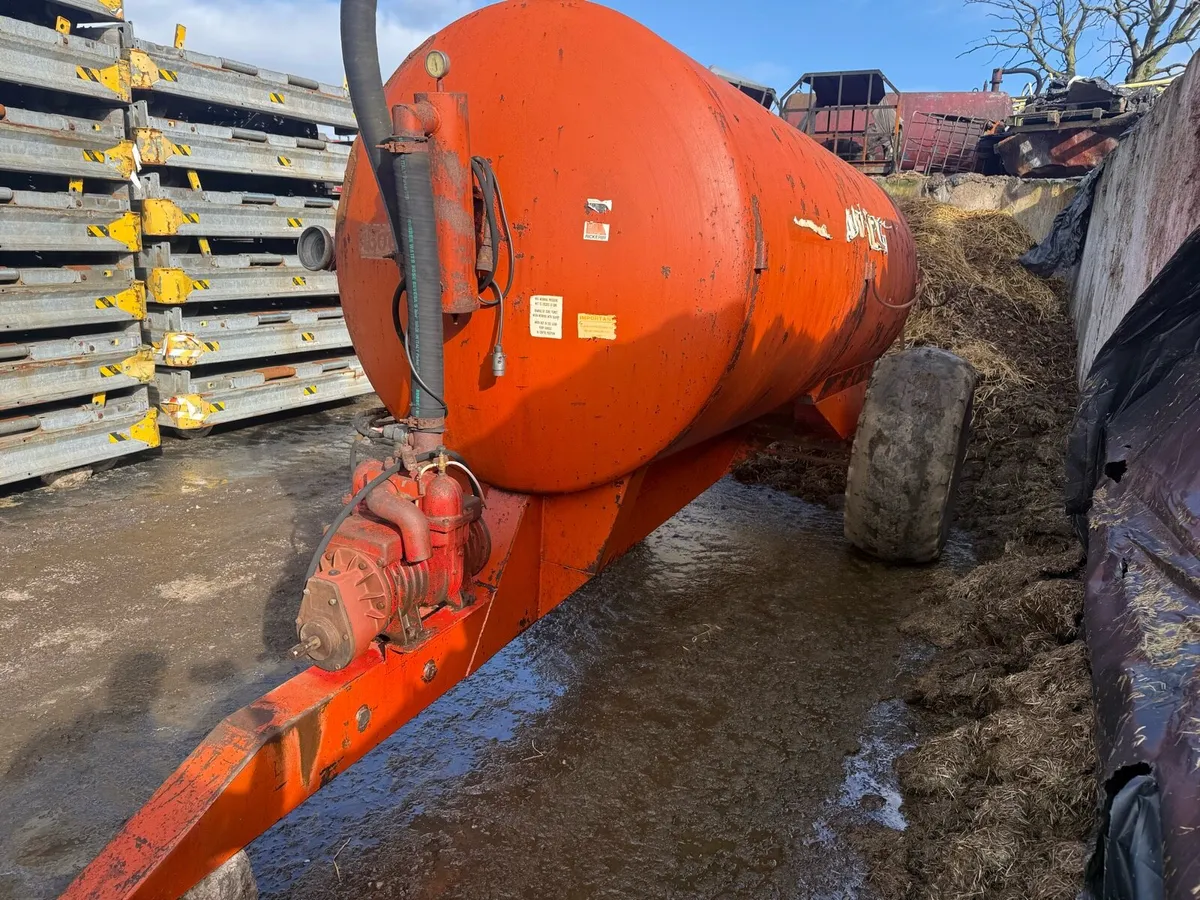 Abbey 1600g tanker - Image 2