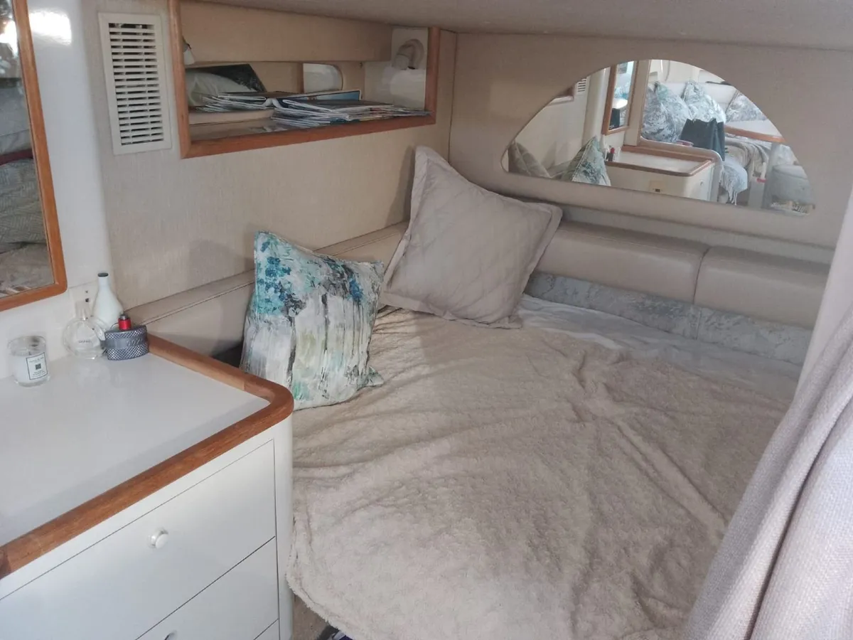 SeaRay 370 - Image 2