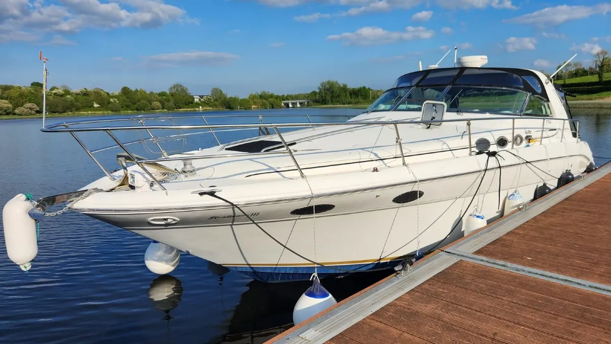 SeaRay 370 - Image 1