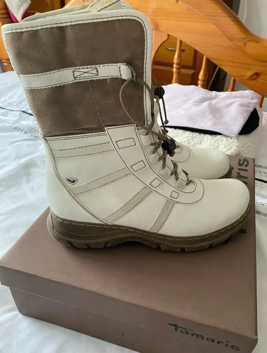 BRAND NEW Tomaris Ladies Boots, Size 40 / 7 - Image 3