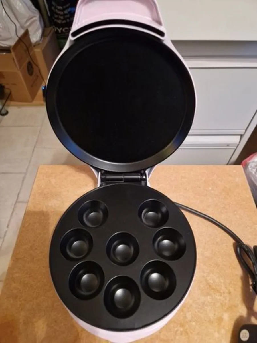 NEW Sweet Treats Brownie Bite Maker Model STBBM001 - Image 1