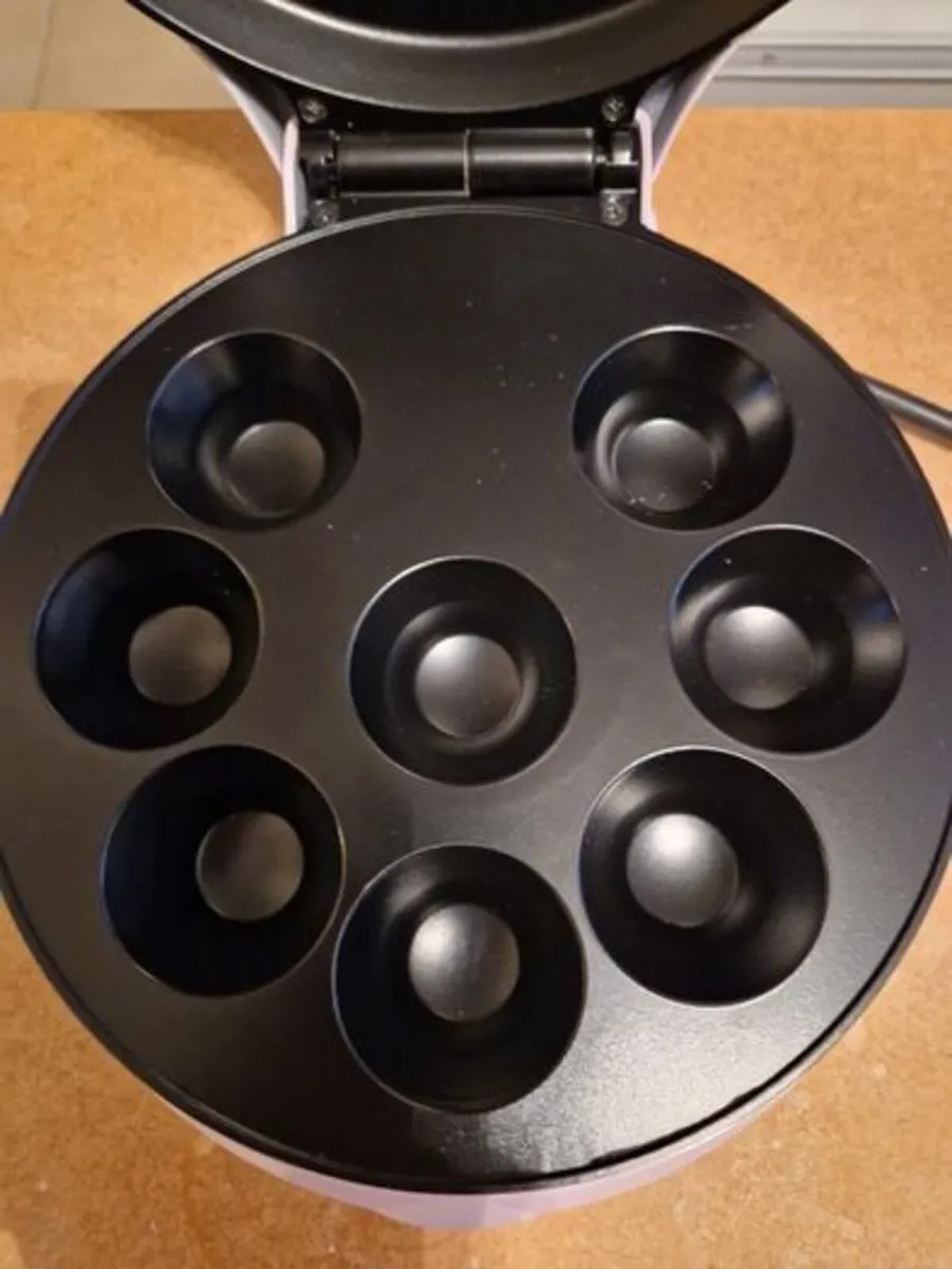 NEW Sweet Treats Brownie Bite Maker Model STBBM001 - Image 3