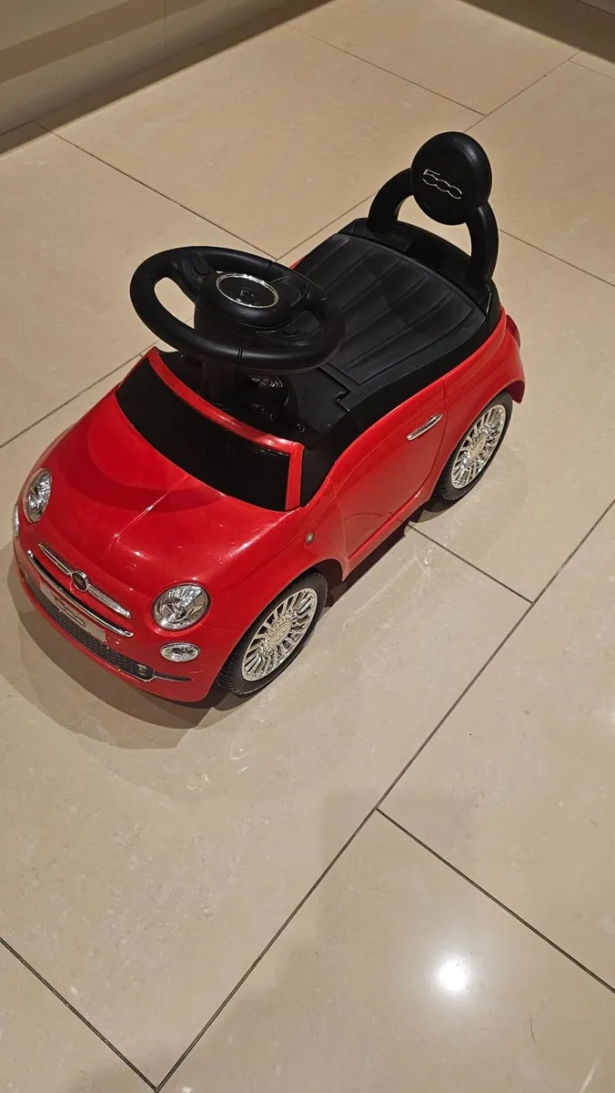 Ride on  car fiat 500 - Image 1