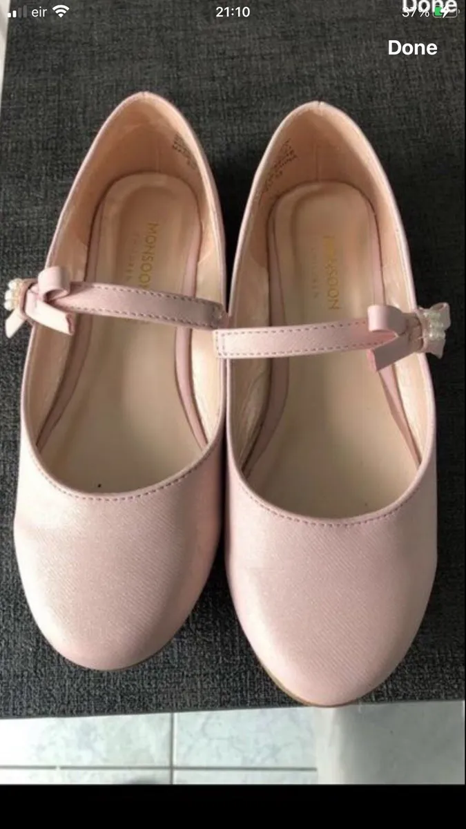 Girls monsoon shoes size 1 €10 - Image 1