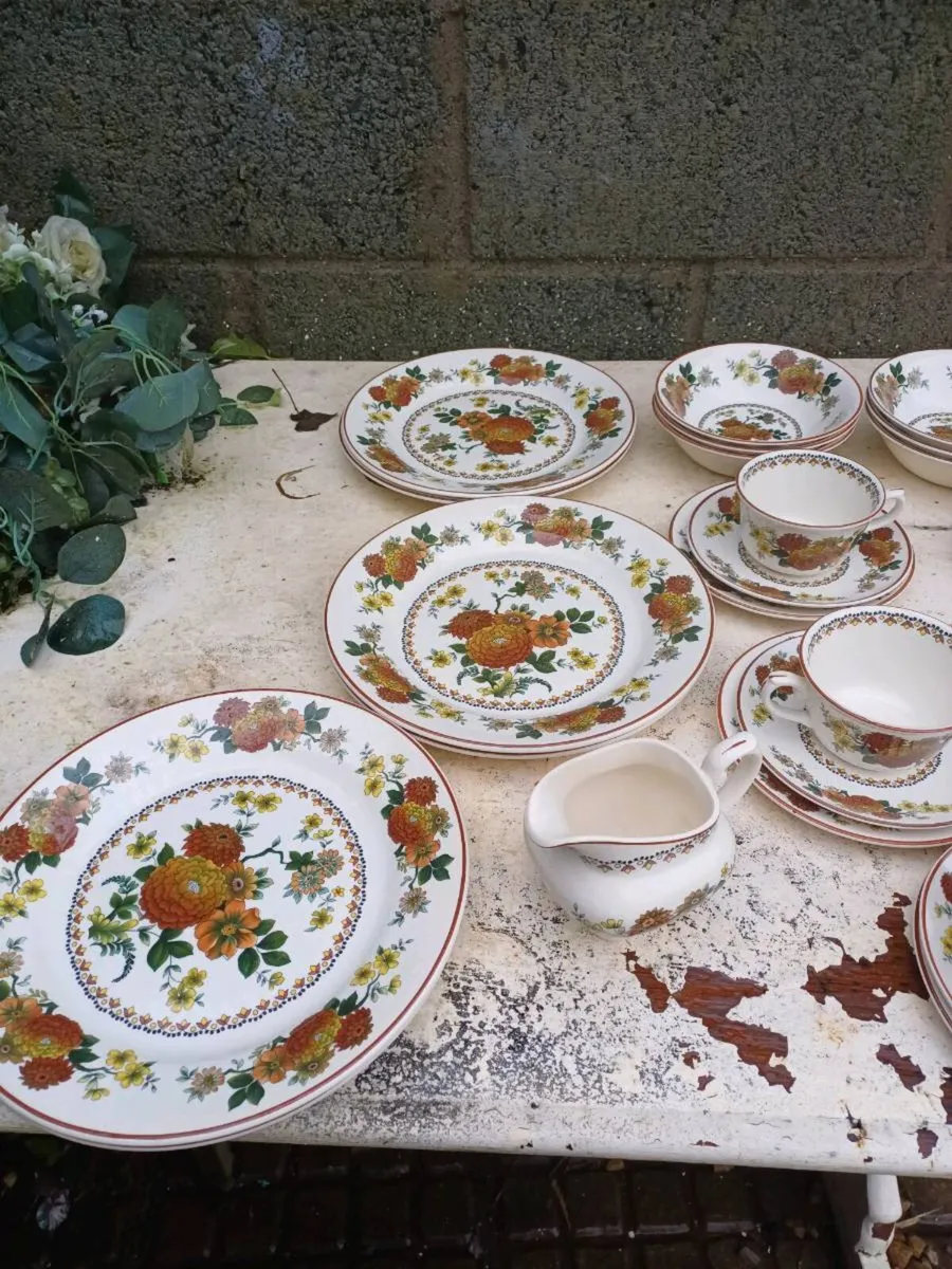 Vintage Franciscan Dynasty Mandalay Set - Image 2