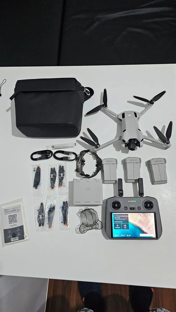 DJI Mini 4 Pro Fly More Combo RC 2 Drone Like New! - Image 1