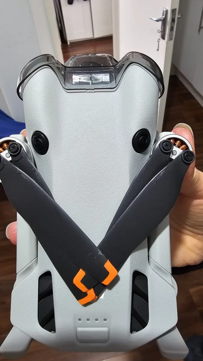 DJI Mini 4 Pro Fly More Combo RC 2 Drone Like New! - Image 4